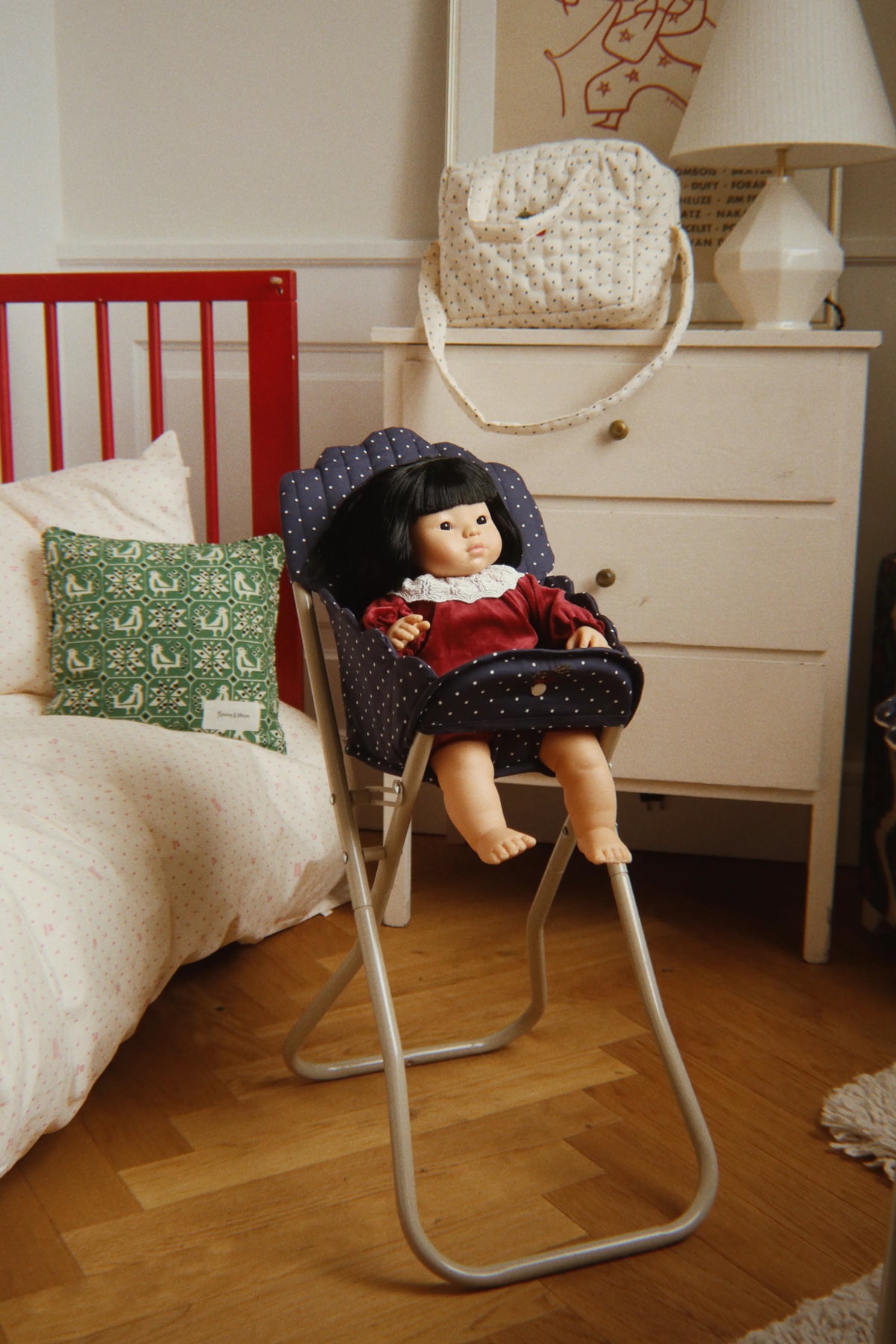 Chaise haute pliable pour poupée Konges Sløjd – Ditzy Dot