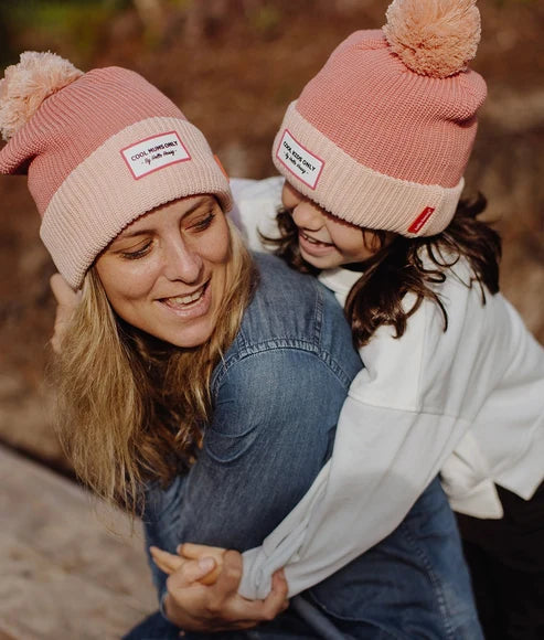 Bonnet Color Block – Maman & Enfant, Doublure Polaire & Pompon
