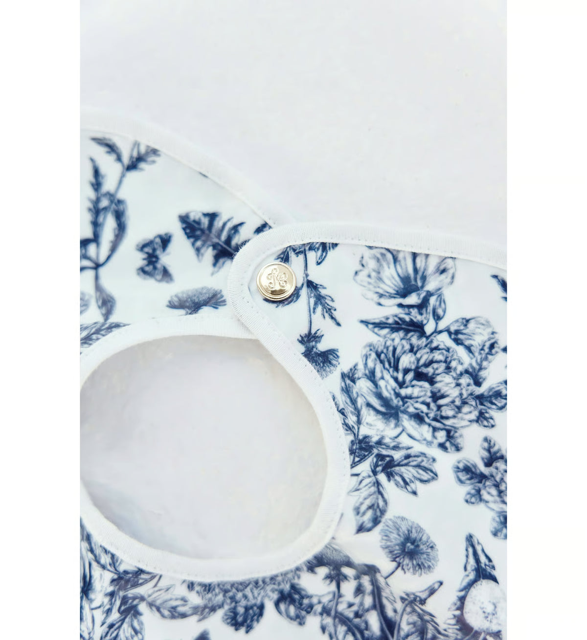 Bavoir toile enduite – Imprimé Toile de Jouy | Tartine et Chocolat
