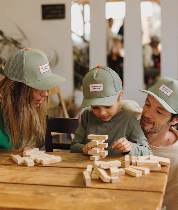 Casquette Trucker Enfant & Bébé Mini Olive – Hello Hossy®