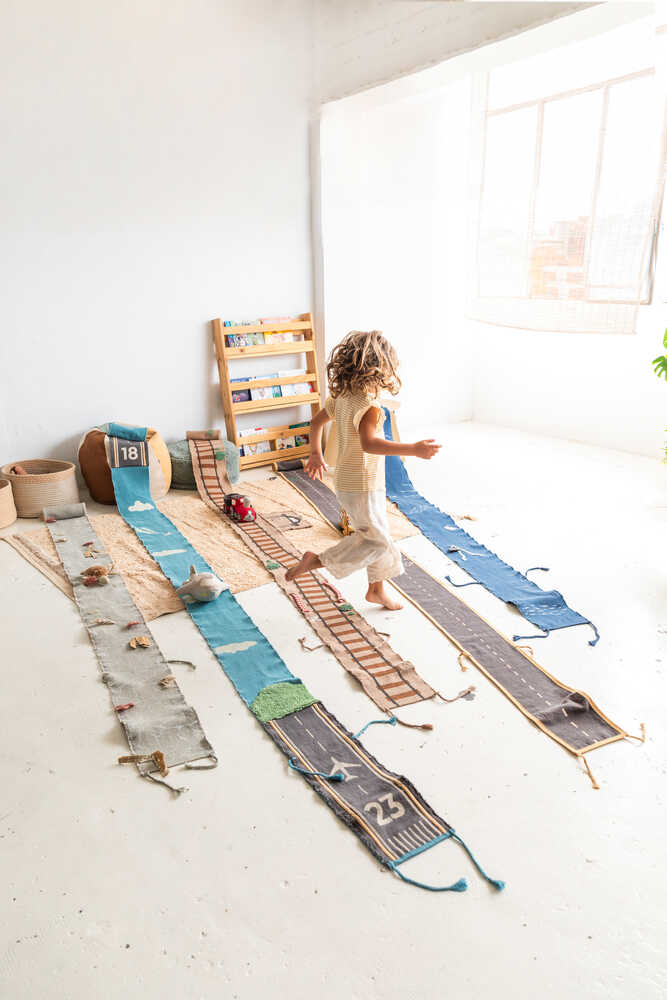 Train Ride & Roll – Jouet textile fait main | Lorena Canals