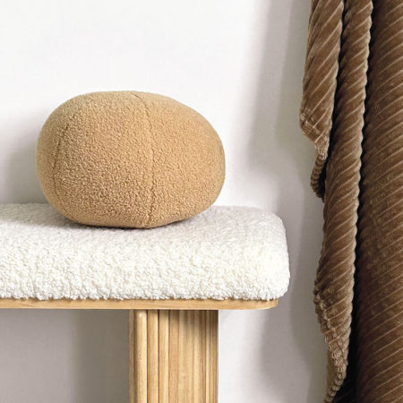 Coussin boule bouclette Moka – Image 2